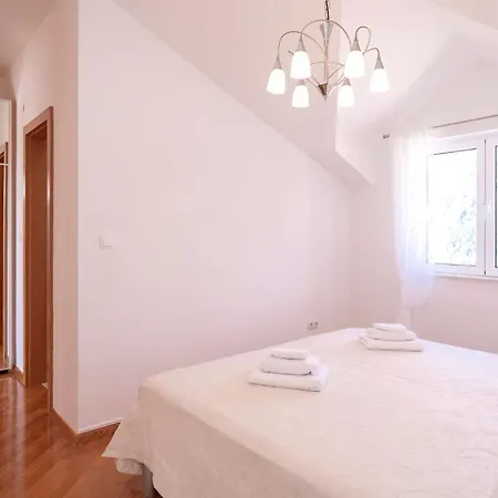Agape Apartman Hvar 公寓 *