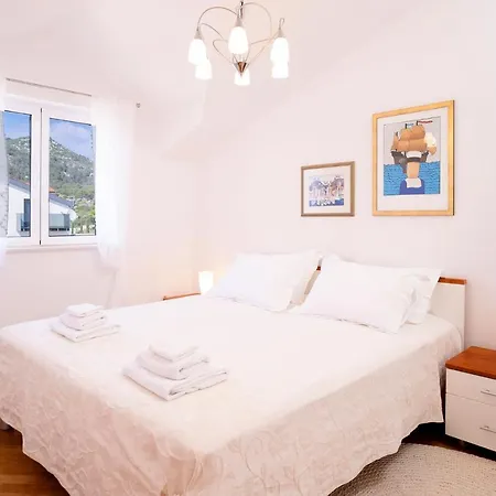 Agape Apartman Hvar 公寓 *